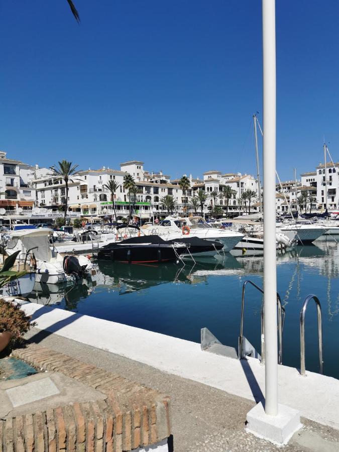 Marina Del Castillo, Duquesa Beachfront Apartment マニルバ エクステリア 写真